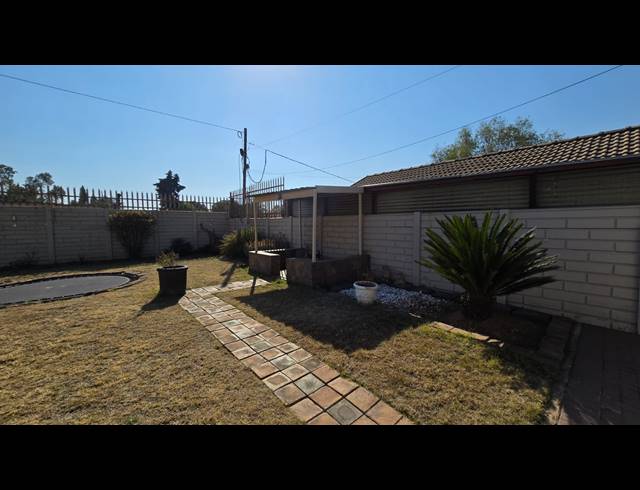 3 BEDROOM FREEHOLD FOR SALE IN MAYBERRY PARK
